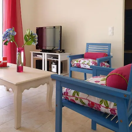 In With Shared Pool Villa Nopigia