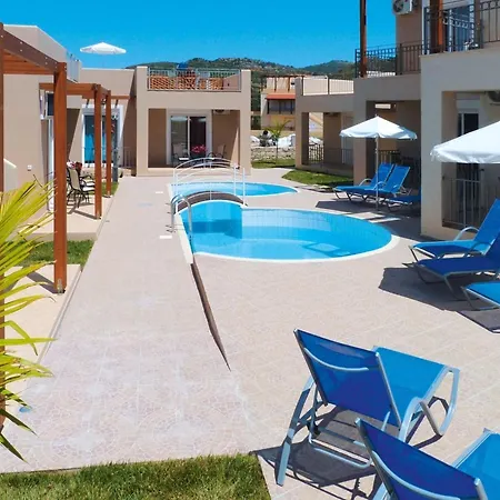 Villa In With Shared Pool Nopigia