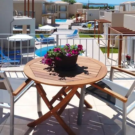 Villa In With Shared Pool *