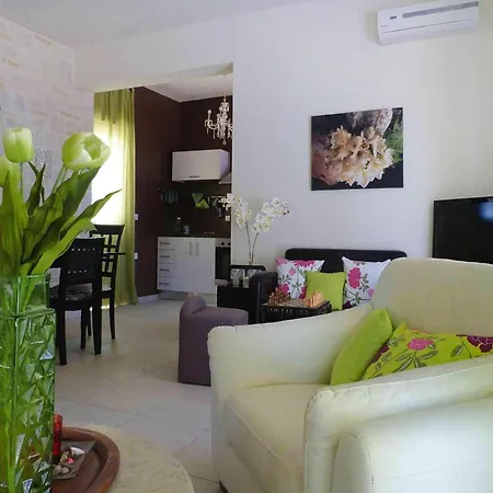 Villa In With Shared Pool